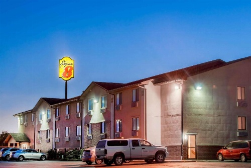 Super 8 by Wyndham Abilene KS image 14